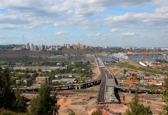 Четвертый мост в Красноярске начали красить и бетонировать 1