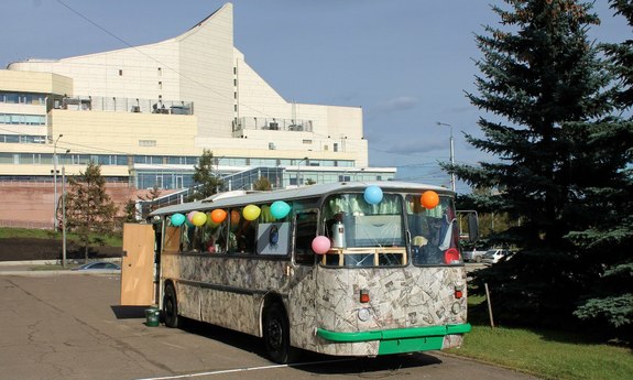 В Красноярске заработало мобильное кафе  «Кофейбус» 2