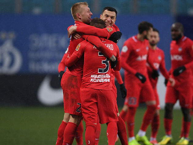 Футбольный «Енисей» сохранил Газзаева и готовится выиграть борьбу за выживание в ФНЛ