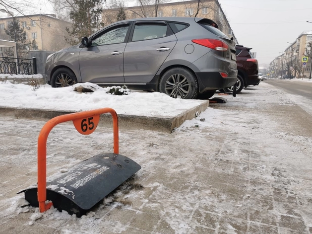 В Красноярске начнут штрафовать за неправильную парковку на Красной Армии