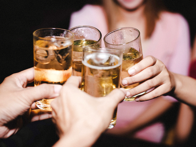 Красноярцы стали больше тратить на алкоголь и меньше на другие виды досуга
