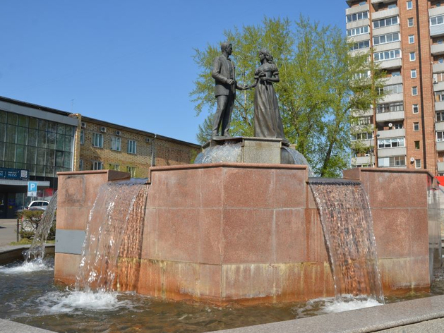 В Красноярске за 14,8 млн рублей отремонтируют фонтан «Молодожены»