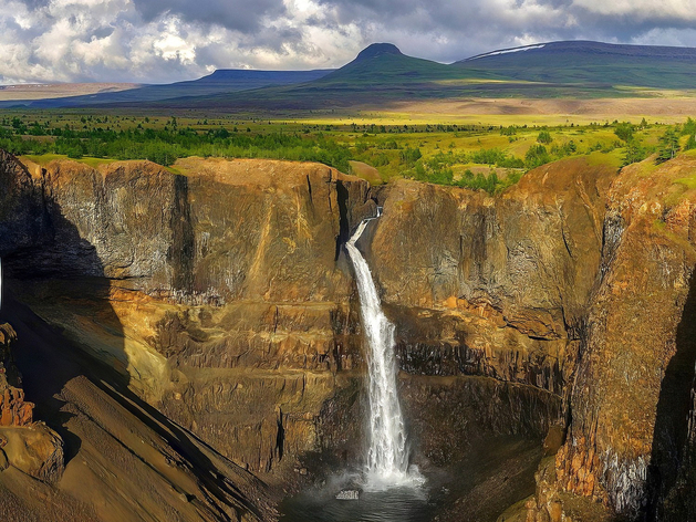 Два самых высоких водопада в РФ находятся в Красноярском крае 

