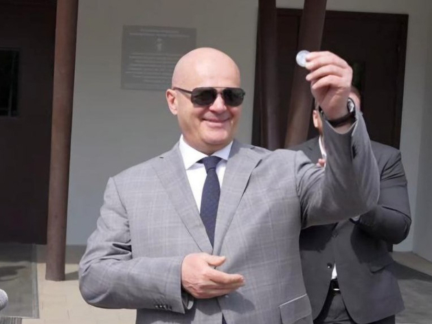 Мэра Красноярска Владислава Логинова этапируют в Москву Мэра Красноярска Владислава Логинова этапируют в Москву
