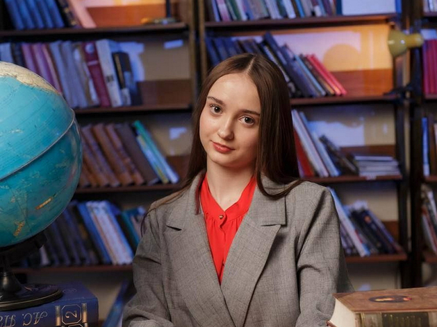 Двухсотбалльницей стала София Соколова, выпускница Ильичевской школы Шушенского района. Двухсотбалльницей стала София Соколова, выпускница Ильичевской школы Шушенского района.