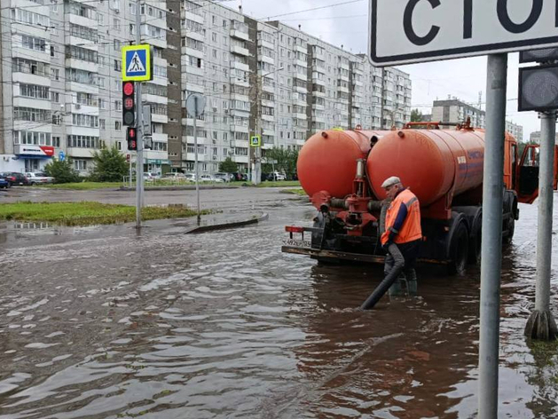 Главу красноярского УДИБ уличили в халатном обслуживании городских ливневок Главу красноярского УДИБ уличили в халатном обслуживании городских ливневок