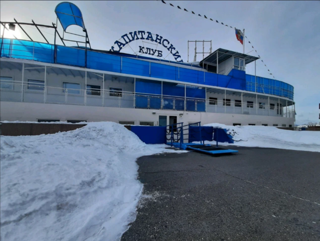 Ресторан «Капитанский клуб» требуют убрать с набережной Красноярска Ресторан «Капитанский клуб» требуют убрать с набережной Красноярска